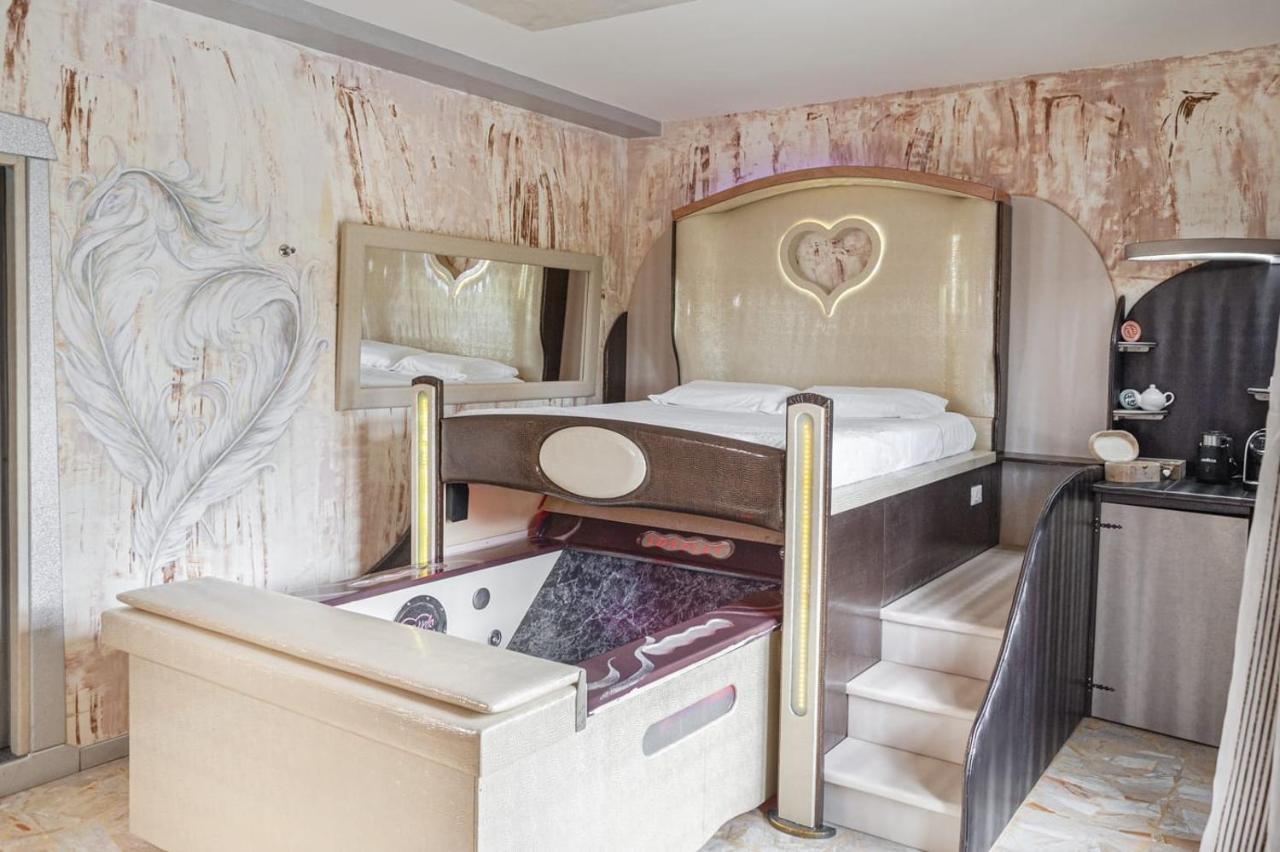 Spa B&B Roma D'Autore Il Nido D'Amore מראה חיצוני תמונה